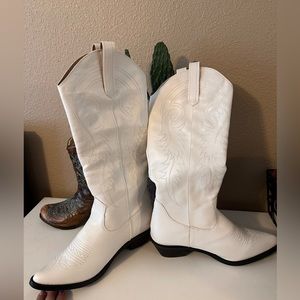 WOMEN’S western fashion white boots
